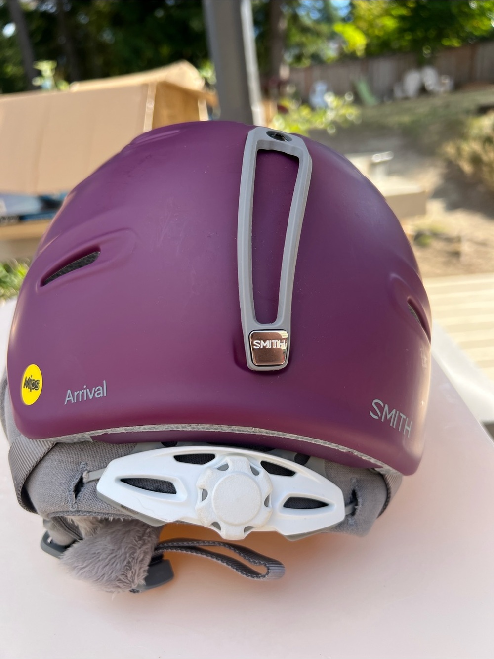 SMITH Women’s Helmet in Matte Grape with Gray Ear Pads, Small 51-55cm - Picture 2 of 3